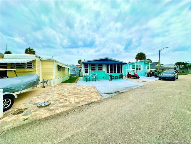Building Photo - 927 Nettles Blvd