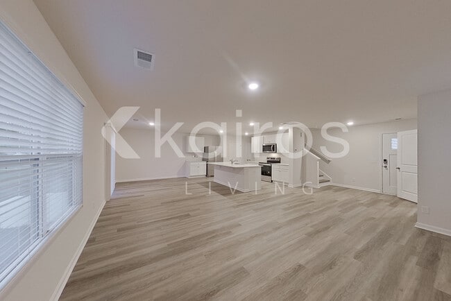 Foto del edificio - 130 Inez Ave