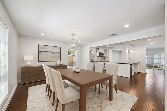 Foto del edificio - 671 N Post Oak Ln