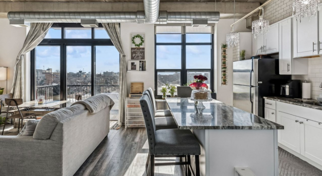 Foto del edificio - 833 W 15th Pl