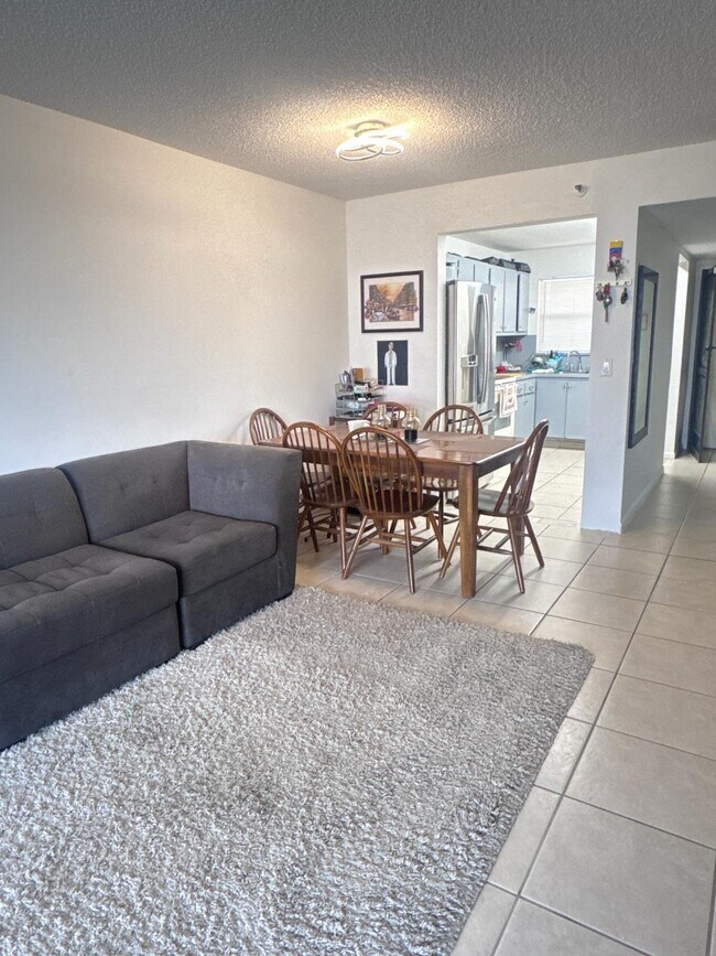 Foto del edificio - 4640 Lucerne Lakes Blvd W
