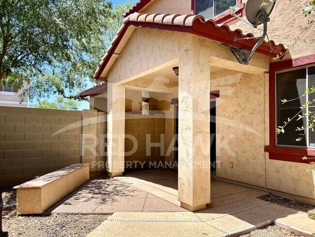 Foto del edificio - 858 E Devon Rd