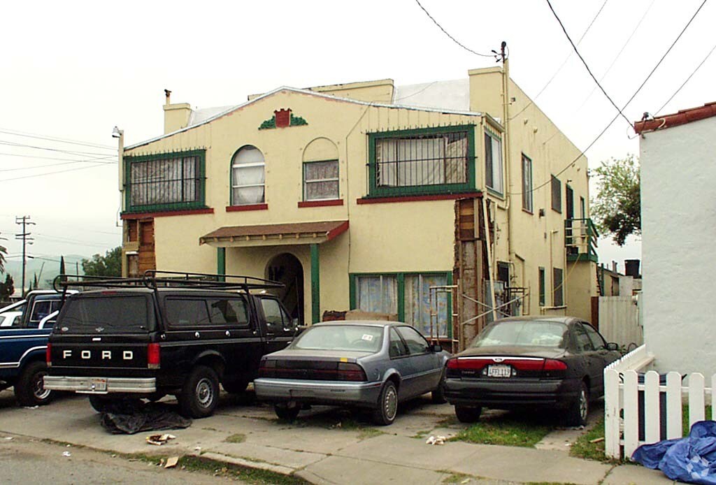 Primary Photo - 1062 Beacon St