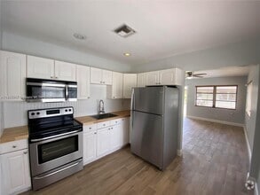 Building Photo - 2641 SW 13th Ave