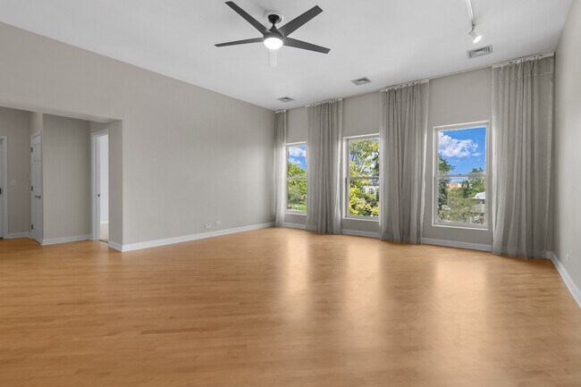 Foto del edificio - 111 E Van Buren St