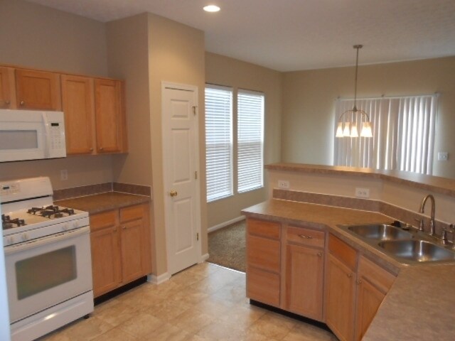 Building Photo - 942 Mahle Dr