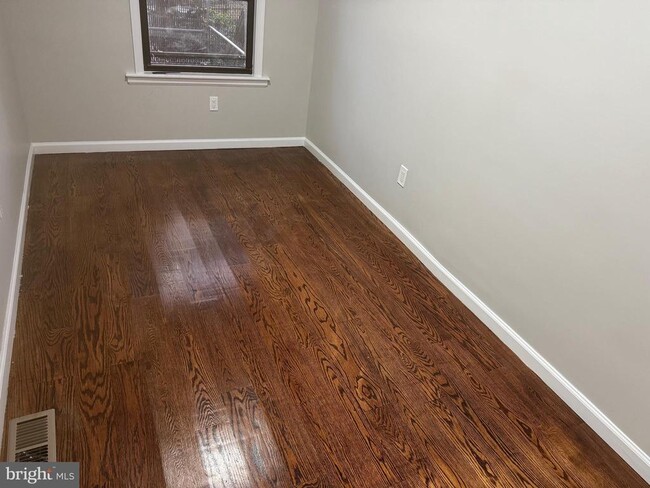 Building Photo - 810 McDowell Ave