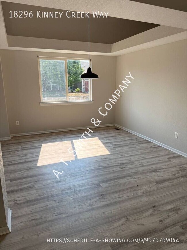 Foto del edificio - 18296 Kinney Creek Way