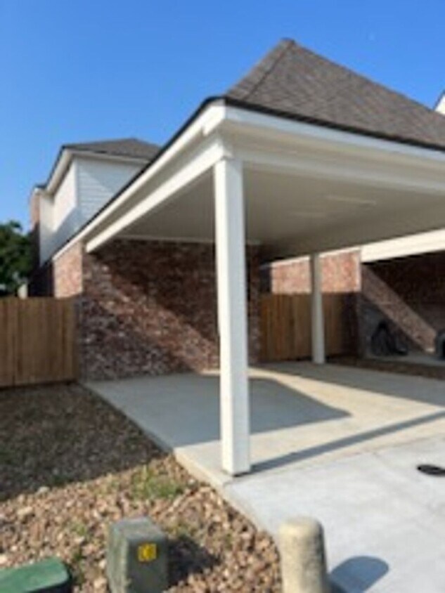 Primary Photo - 3 Bed 2 Bath Rental