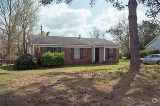 Building Photo - 9801 Trailwood Dr S