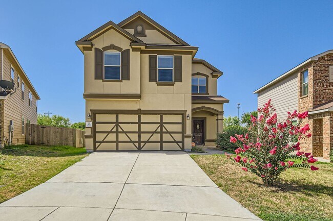 Building Photo - Charming 3 Bedroom Home Near