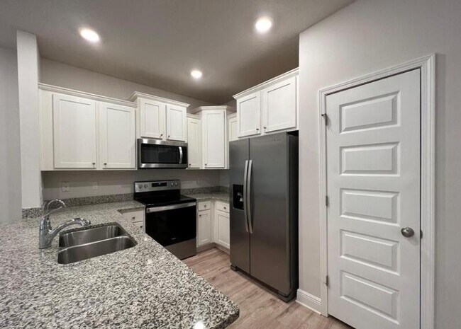 Foto del edificio - 44 Sandhill Pines Dr
