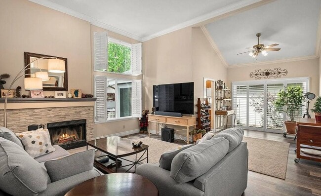 Building Photo - 3340 Blackstone Ct