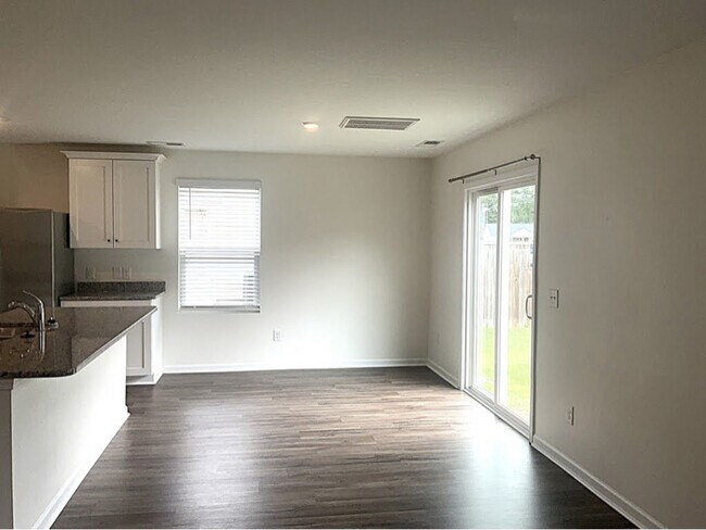 Foto del edificio - 1058 Jt Westfield Dr