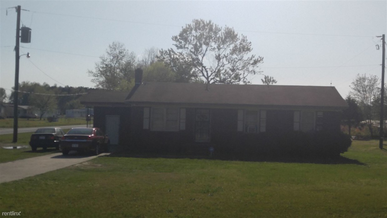 Foto principal - 3 br, 1 bath House - 3713 Governors Rd