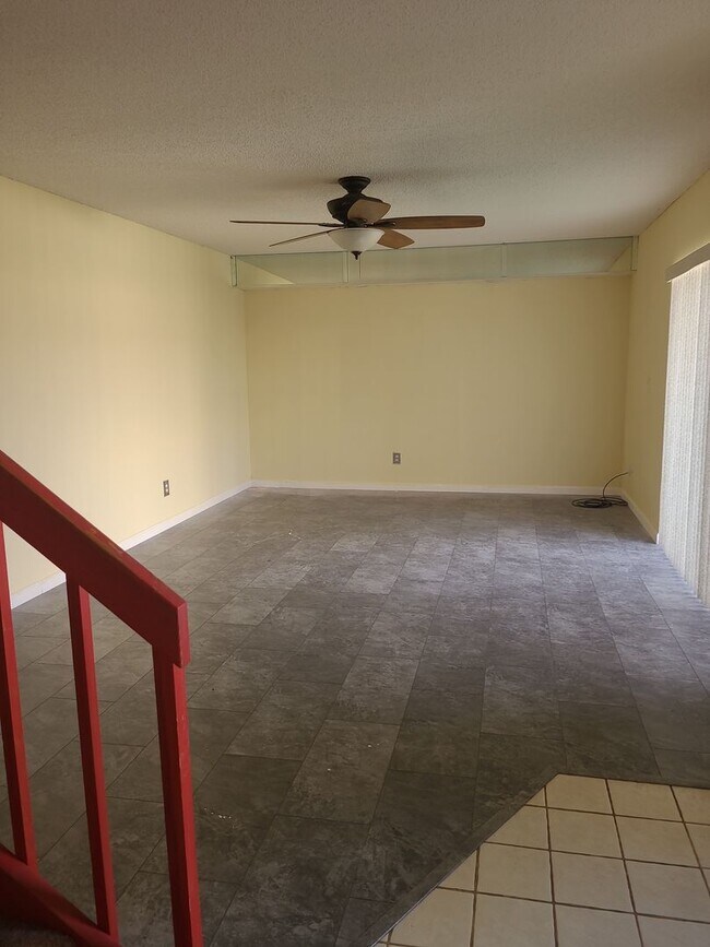 Foto del edificio - 2 Story, 2 Bedroom, 2 1/2 Bath Townhouse