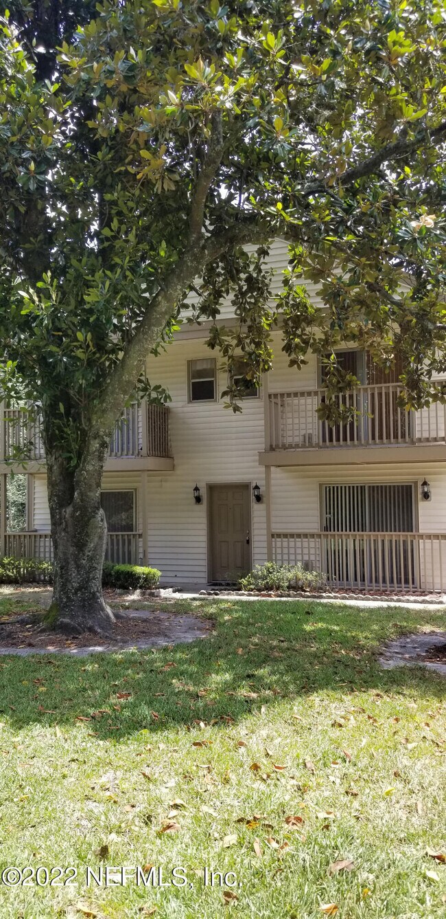 Foto del edificio - 2300 Twelve Oaks Dr