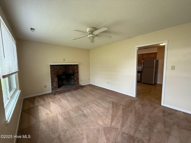 Foto del edificio - 105 Pecan Ln