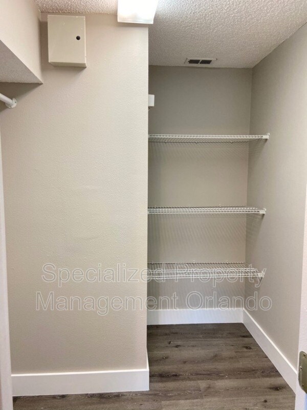 Building Photo - 628 Samantha Ln