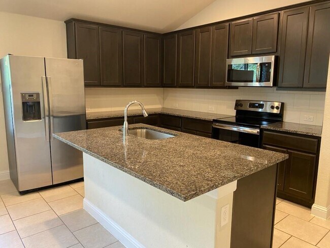 Foto del edificio - 21803 Crystal Way