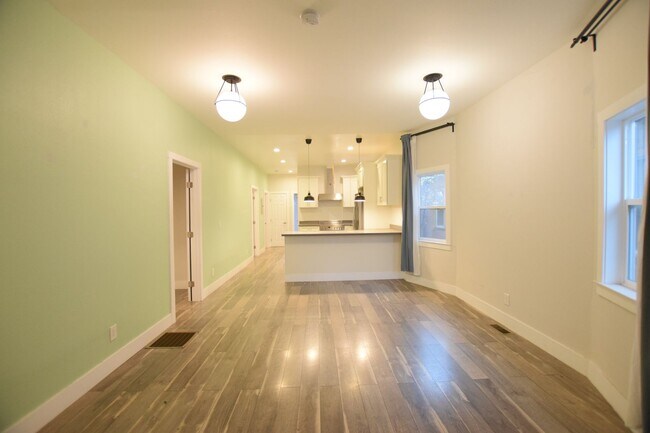 Foto del edificio - Stylish Oakland Retreat – 3BR, 2BA + Huge ...