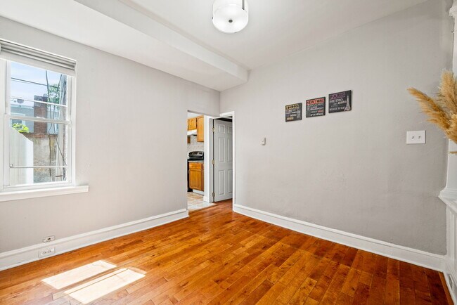 Building Photo - 468 N Dearborn St