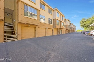 Building Photo - 1701 E Colter St