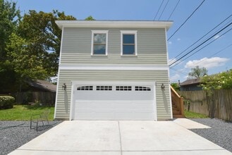 Building Photo - 119 E 26th St