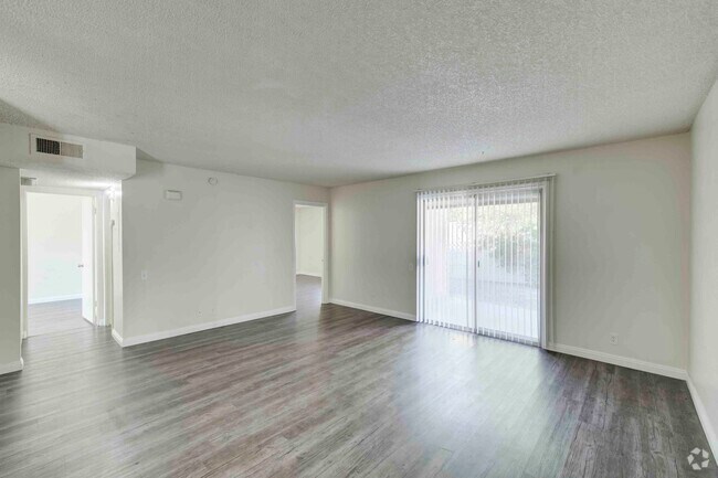 2BR, 1BA - 845SF2 - Sala de estar - Casa Del Cielo Apartments