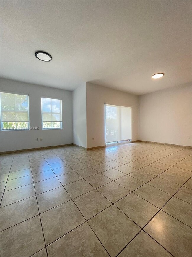 Foto del edificio - 11202 NW 83rd St