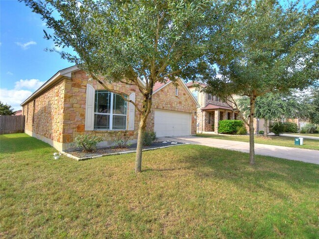 Foto del edificio - 2717 Claremont Ct