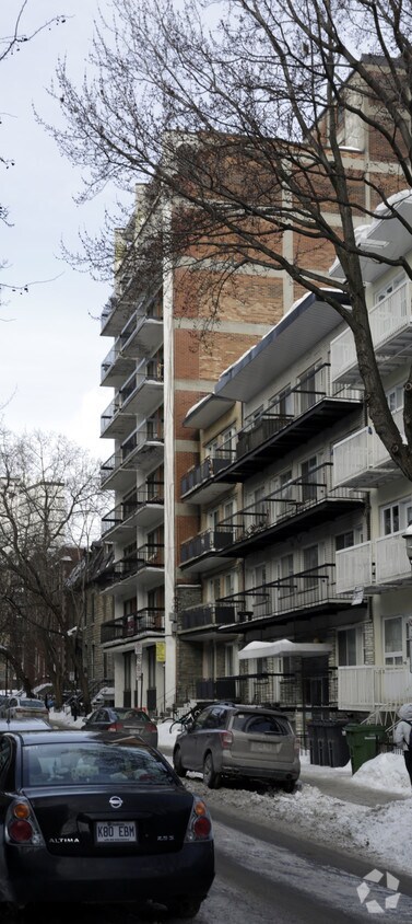 Building Photo - 3565 Av Lorne
