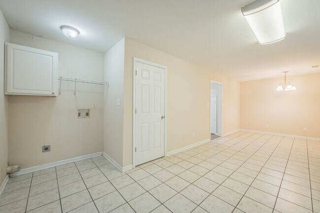 Building Photo - 52 Preston Ct