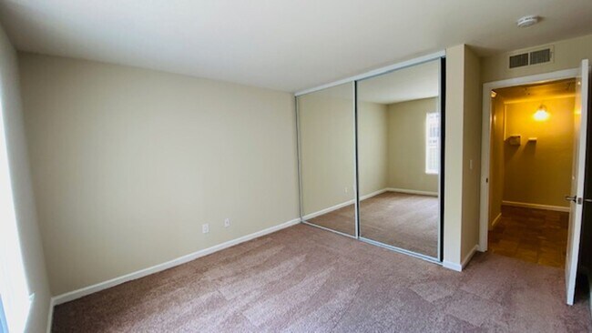 Building Photo - Spacious Lower Level, 2BD/2BA Condo Unit, ...