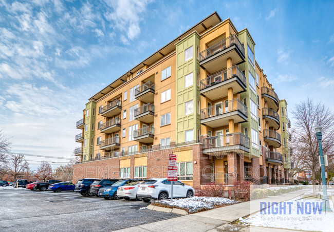 Foto del edificio - 323 W Jefferson St
