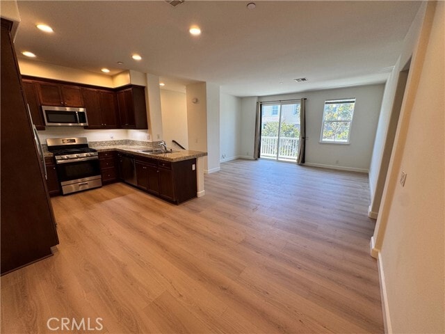 Building Photo - 210 Silk Tree
