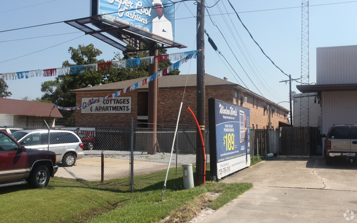 Oakland Apartments & Cottages Baton Rouge, LA