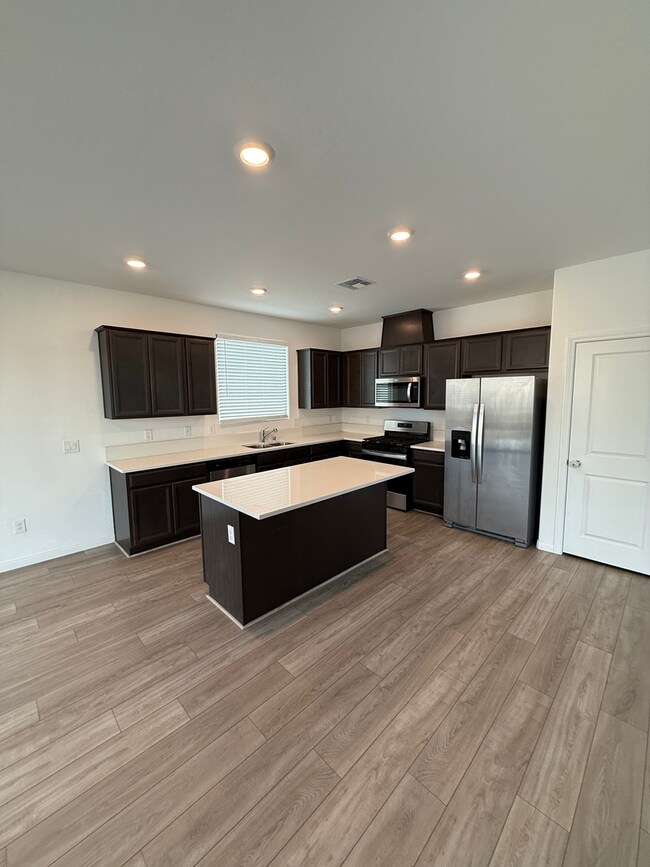 Foto del edificio - Beautiful 5 Bedroom Home in North Las Vegas
