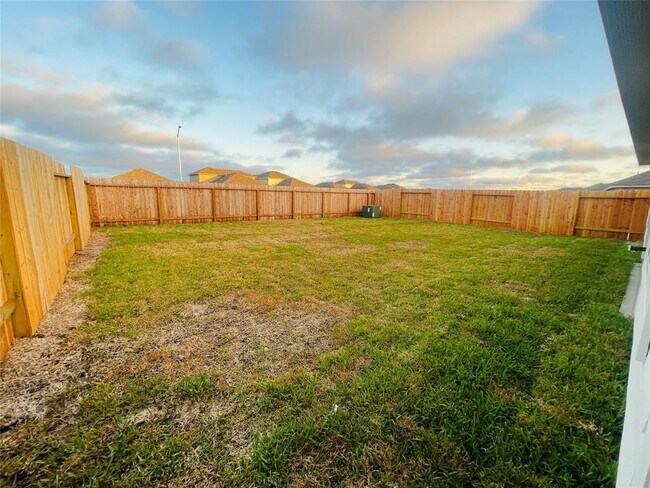 Foto del edificio - 5146 Bay Mdws Ln