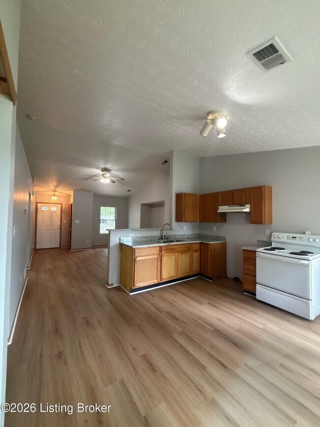 Foto del edificio - 6711 Hunters Creek Blvd