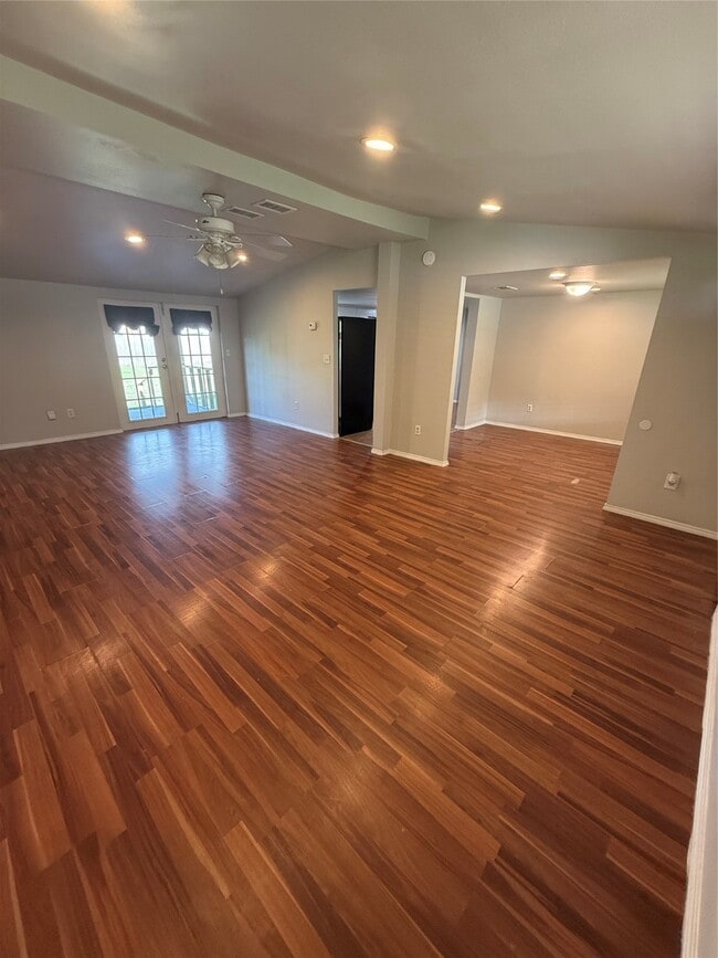 Foto del edificio - 19203 Bushwood Dr