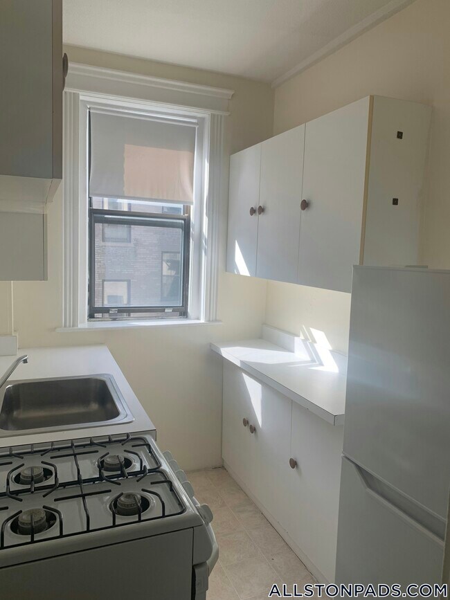 Building Photo - 1152 Commonwealth Ave