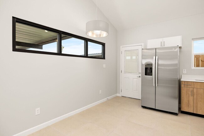 Building Photo - 408 Sparrow Rd