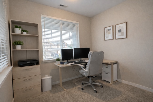 Building Photo - 34202 SE Ash St