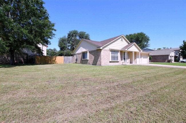 Building Photo - 18811 Pine Trace Ct