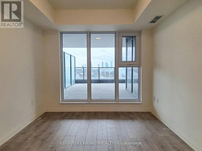 Photo du bâtiment - 8960 Jane St