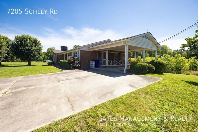 Building Photo - Classic Brick Ranch in Country Setting