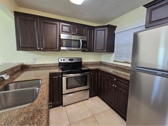 Building Photo - 1721 Balfour Point Dr