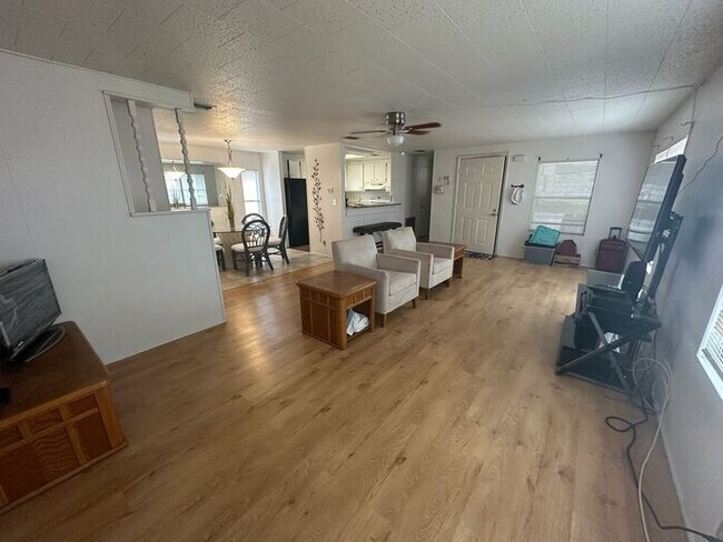 Foto del edificio - 55 and over 2 bed 2 bath home in Lake Mary!