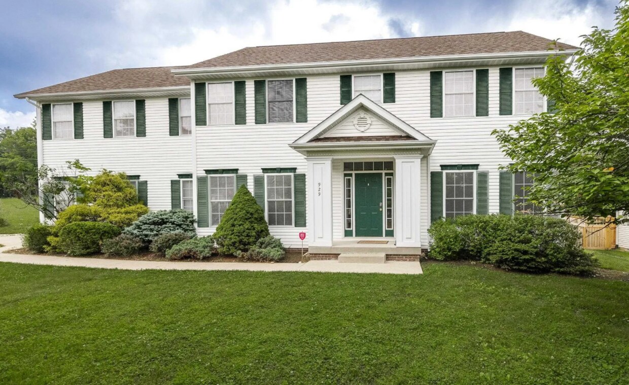 Foto principal - Bright, Spacious Home with Tons of Charm a...